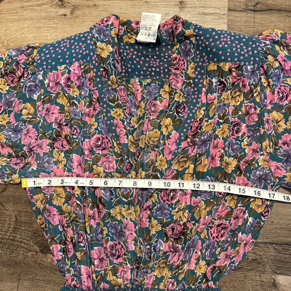 Vintage Maxi Dress. 70’s- 80’s Retro Floral and Pleated and with Shoulder Pad. - Picture 12 of 16